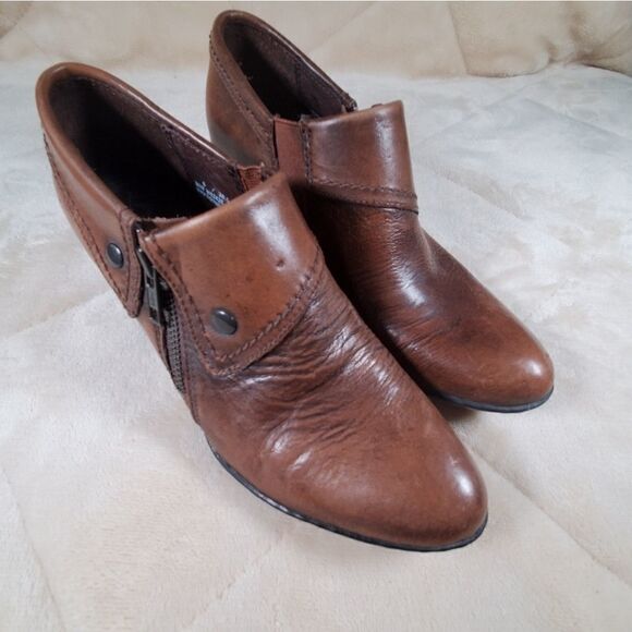 Born Tanya Leather Heeled Ankle Booties Boots Heel 2.5 Size 6 - Picture 2 of 10